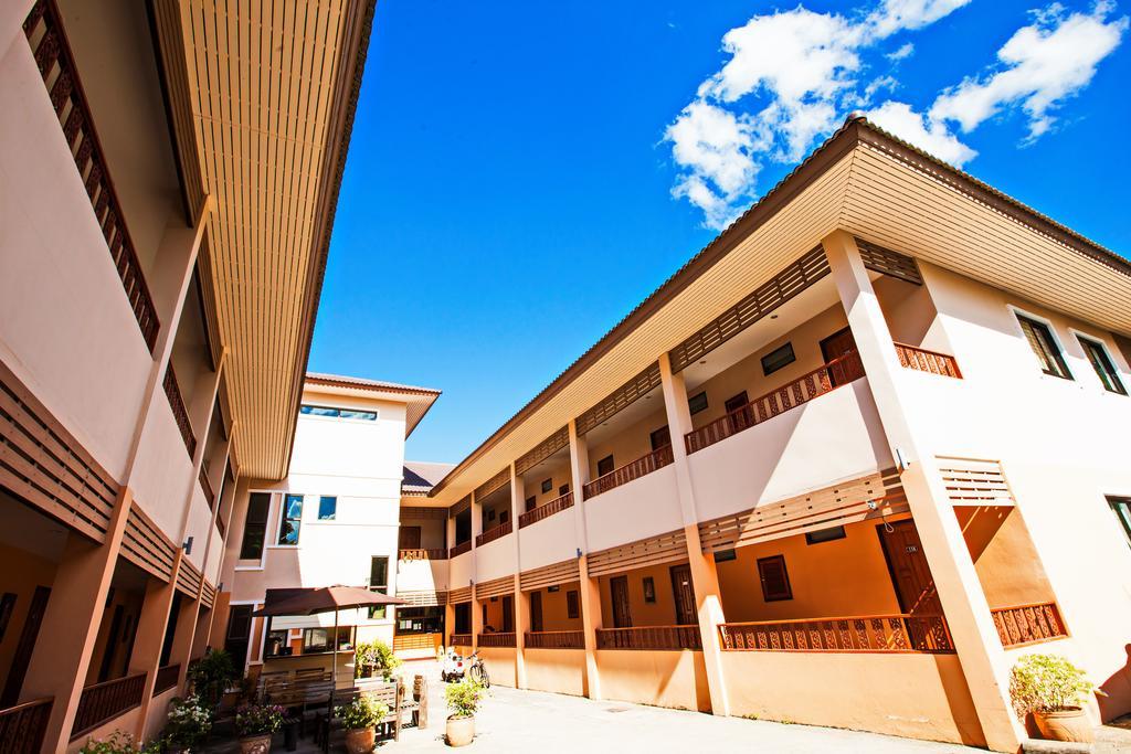 Banlanna Hotel Lampang Esterno foto