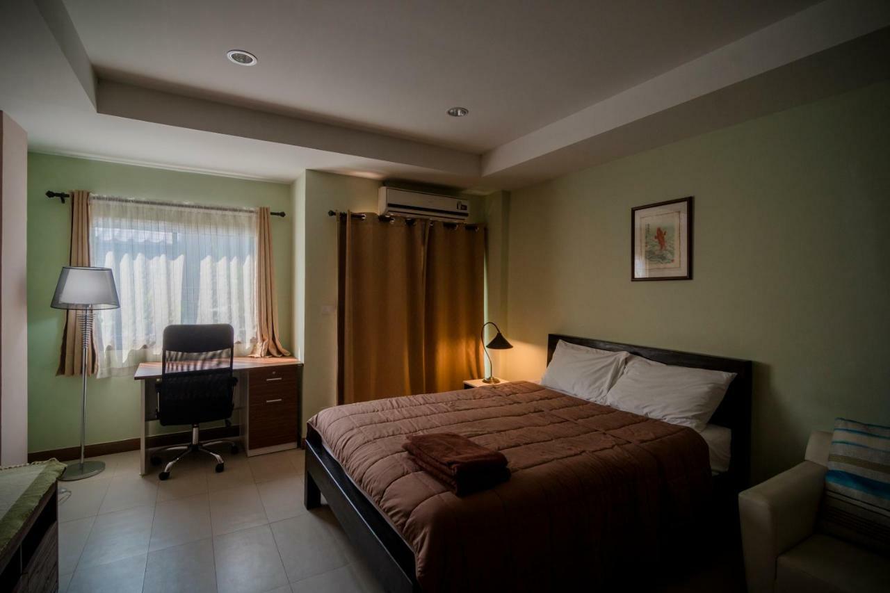 Banlanna Hotel Lampang Esterno foto