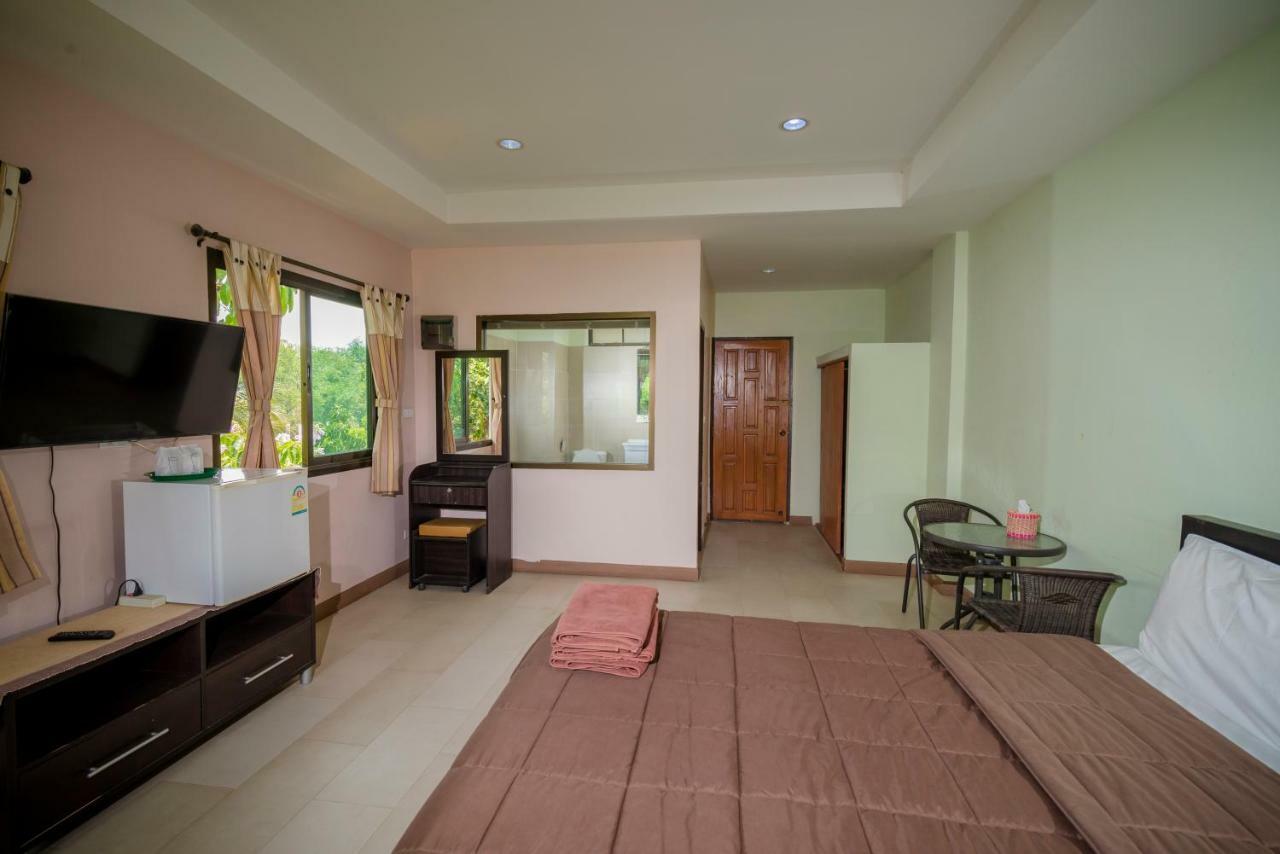 Banlanna Hotel Lampang Esterno foto