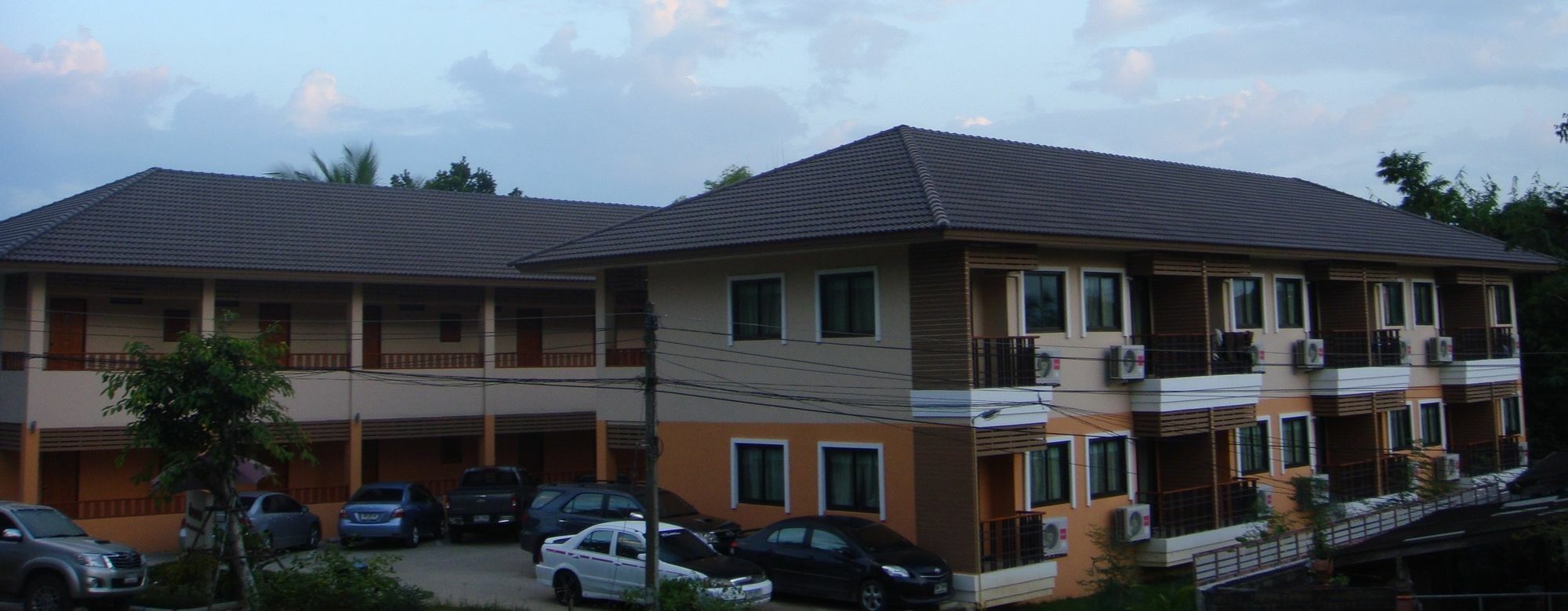 Banlanna Hotel Lampang Esterno foto