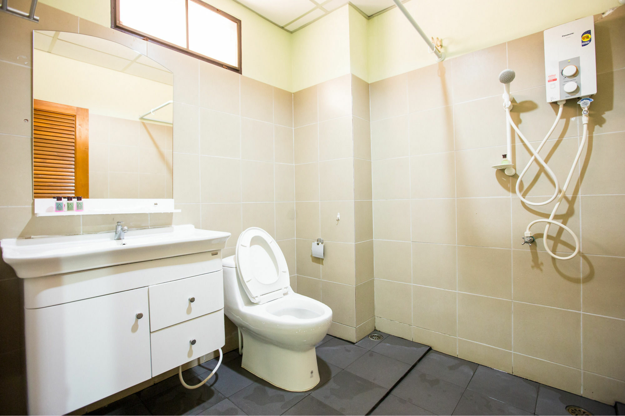 Banlanna Hotel Lampang Esterno foto