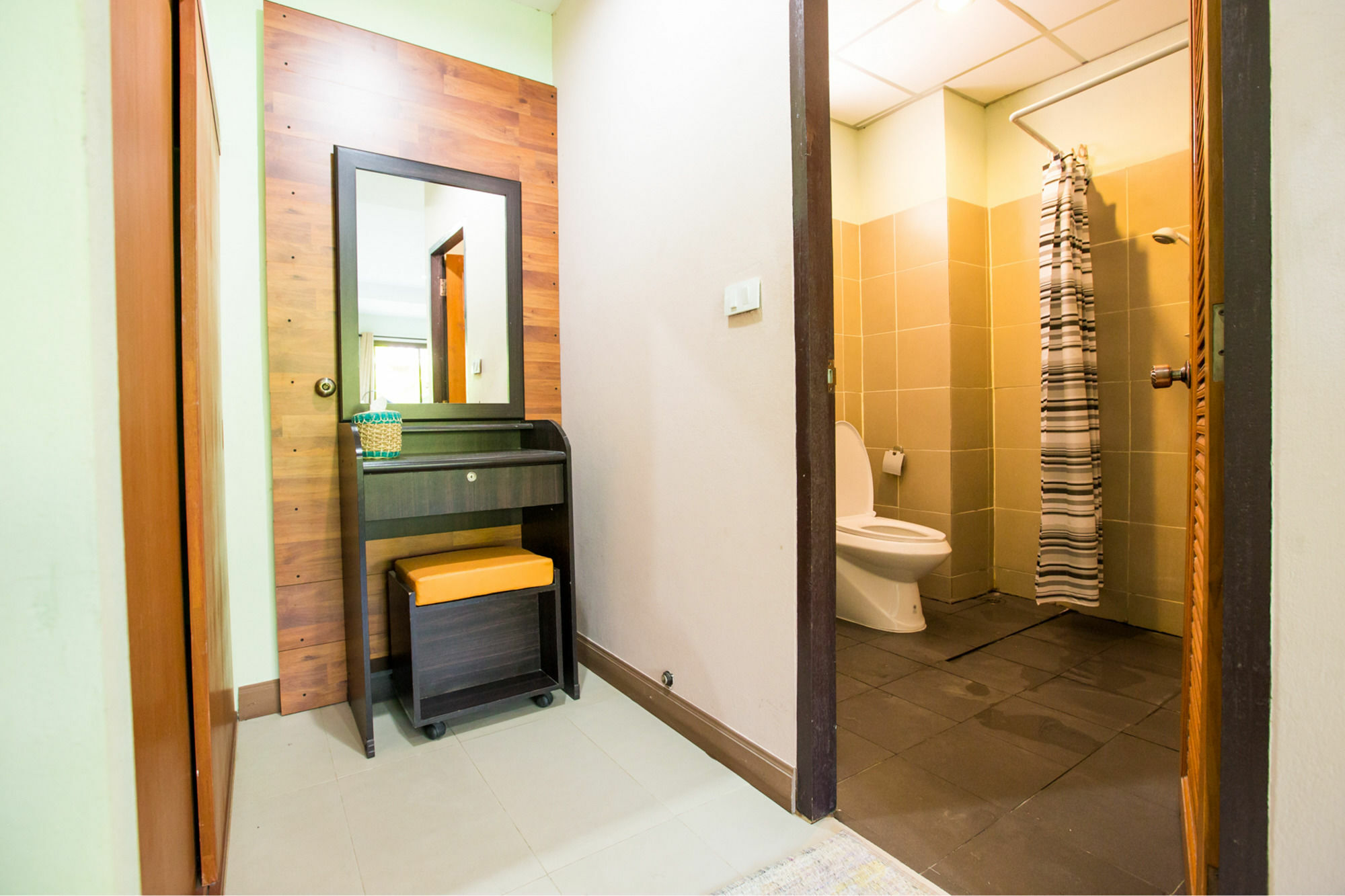 Banlanna Hotel Lampang Esterno foto